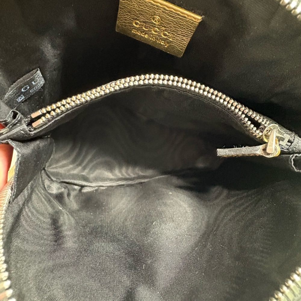 Authentic GUCCI  GUCCY  Sega collab gold dome Crossbody bag w/ cert & duster - Picture 10 of 13